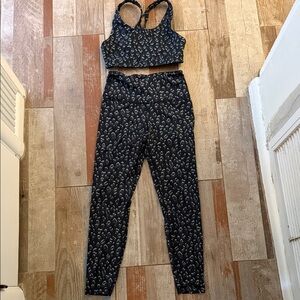 Old Navy Black/Blue/Grey Leopard Patterned Leggings Set